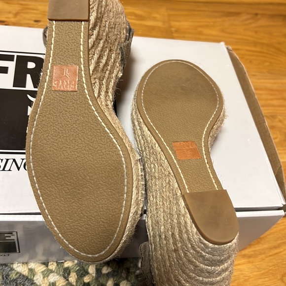 Frye wedge - Picture 7 of 8